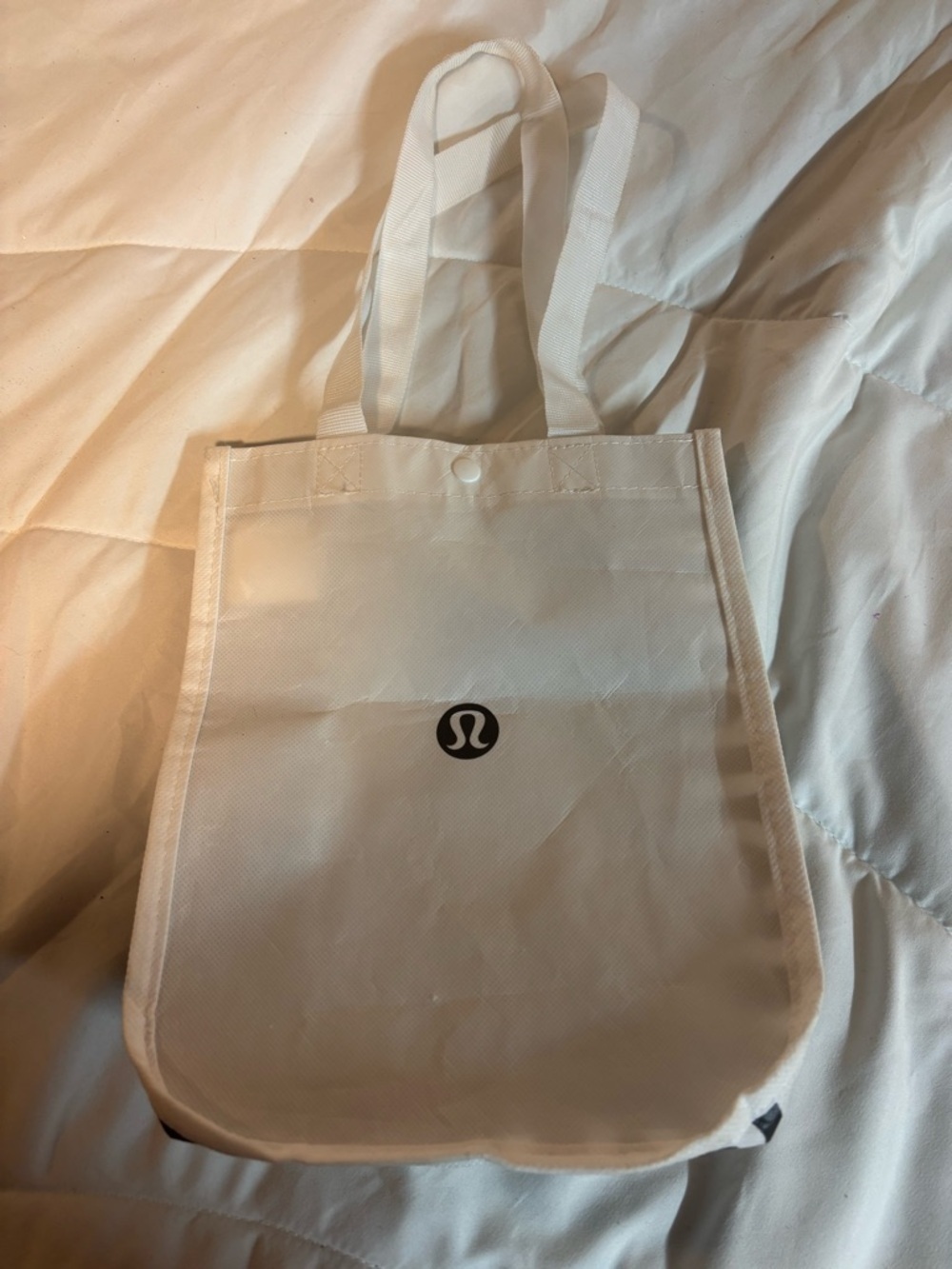 Small White & Black Lululemon Reusable Tote Lunch Bag Snap